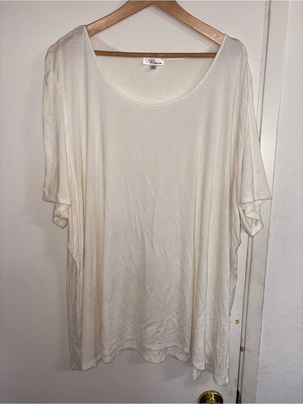 VIP By Avenue Short Sleeve White Blouse Size 30/32